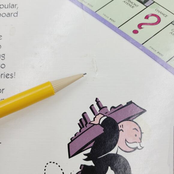 Vintage 1998 Parker Brothers Monopoly Board Game PRE-OWNED & COMPLETE - Picture 9 of 9